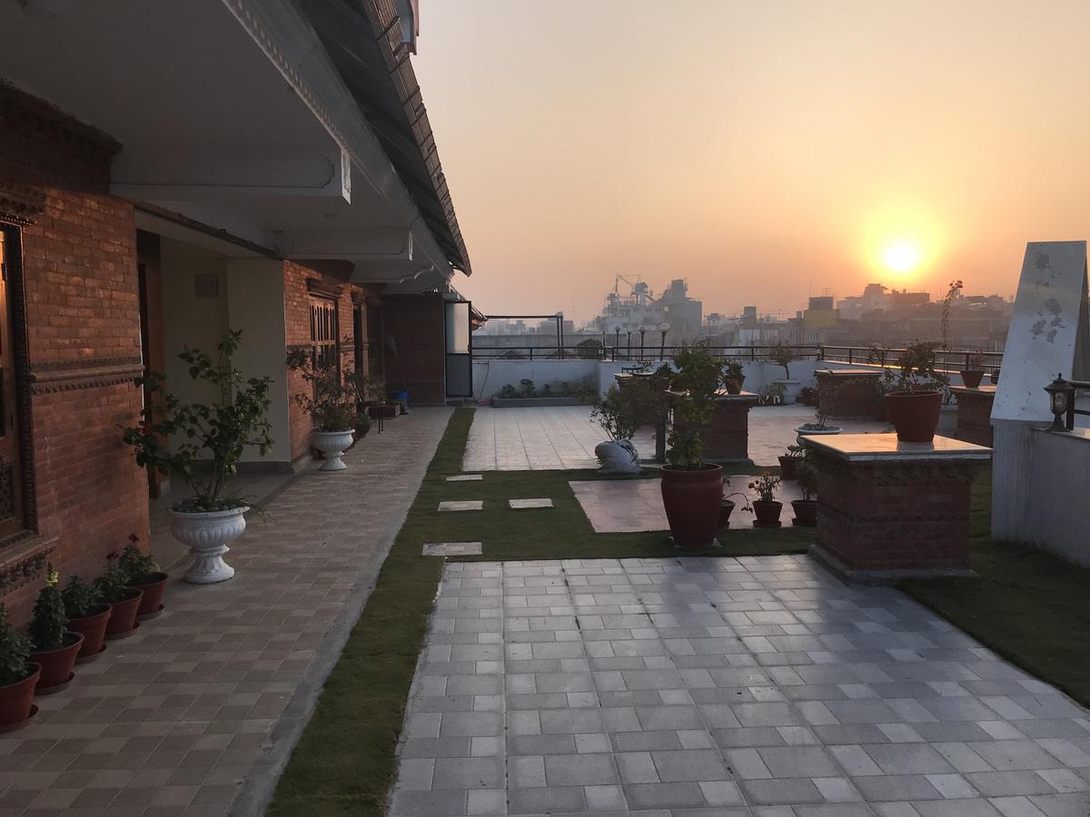 Dom Himalaya Hotel Катманду Экстерьер фото
