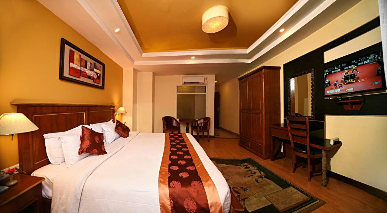 Dom Himalaya Hotel Катманду Экстерьер фото