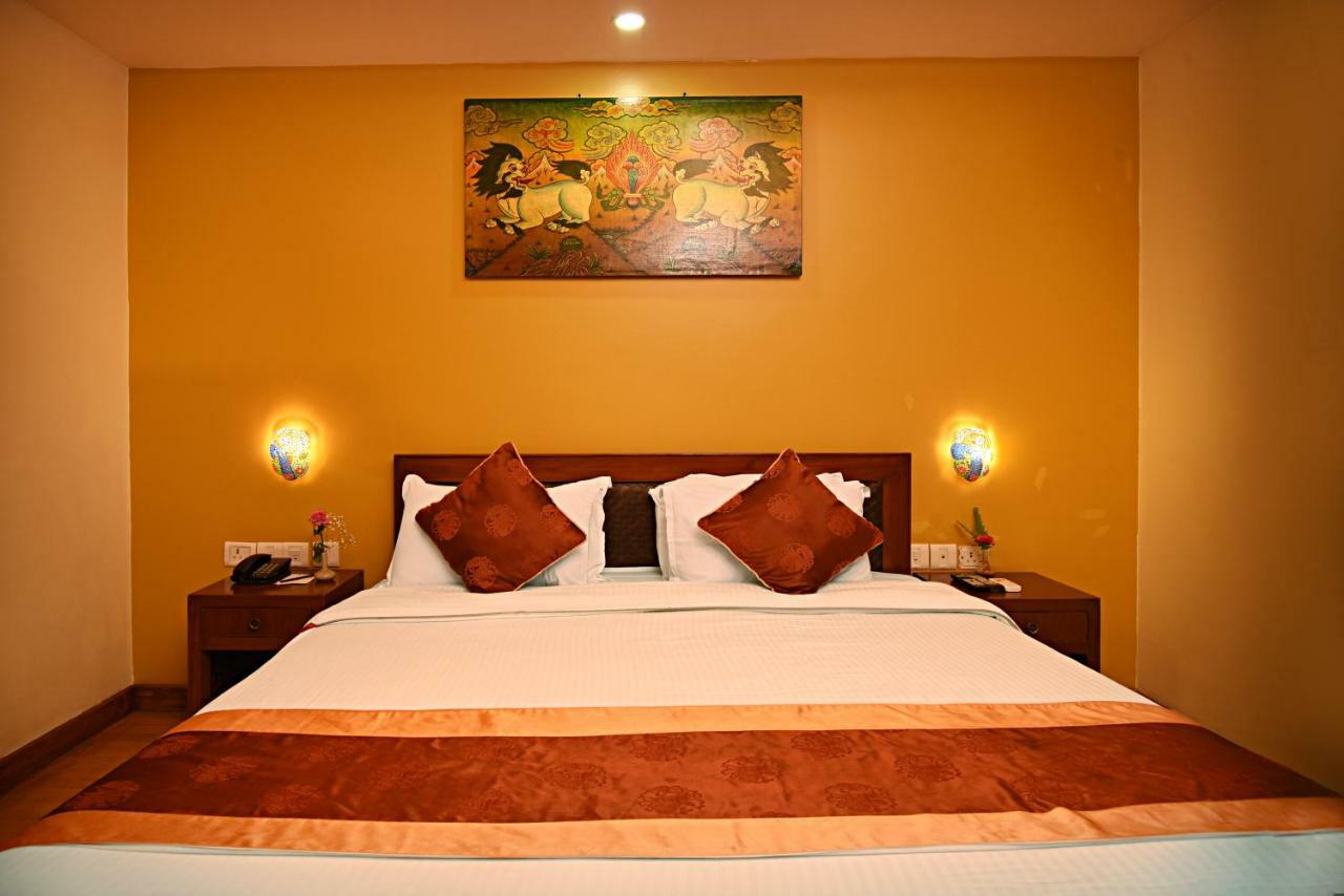 Dom Himalaya Hotel Катманду Экстерьер фото