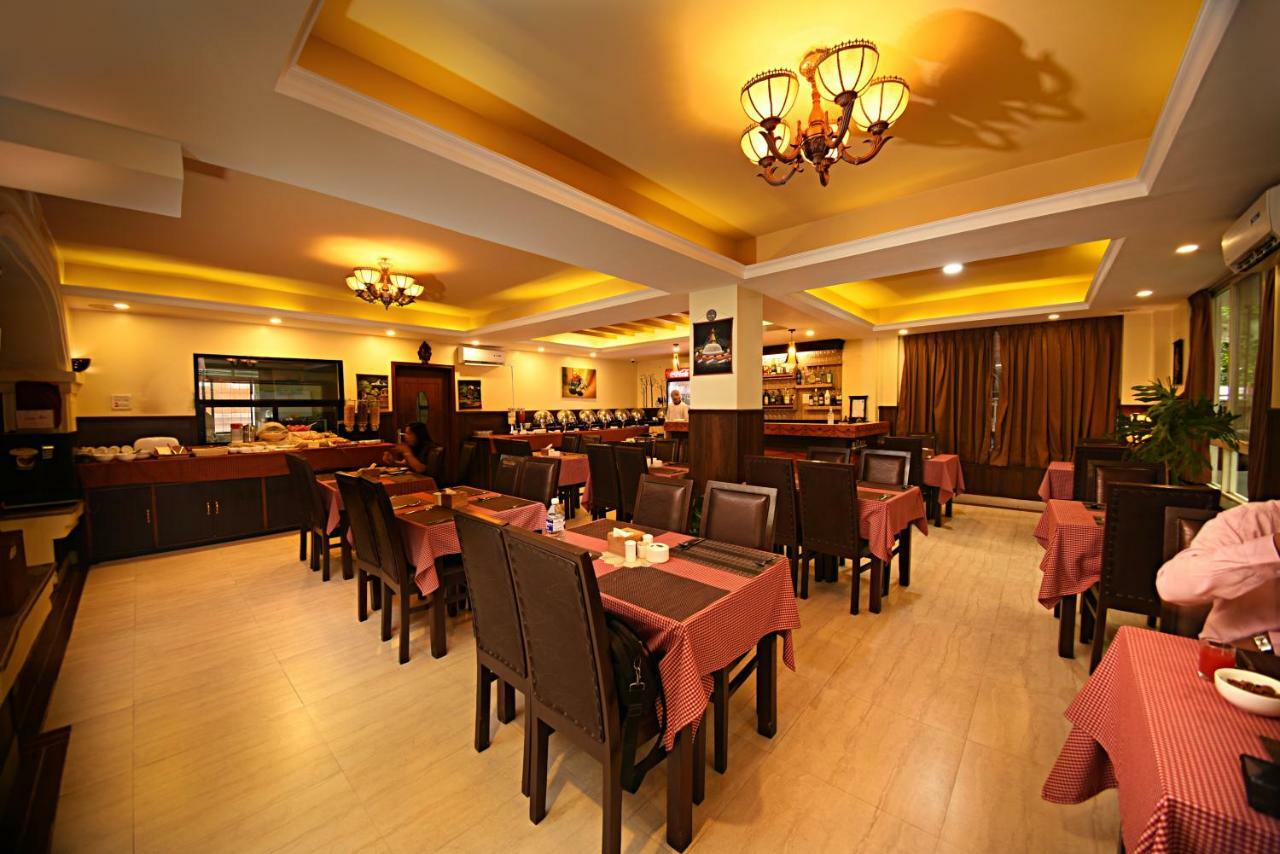 Dom Himalaya Hotel Катманду Экстерьер фото