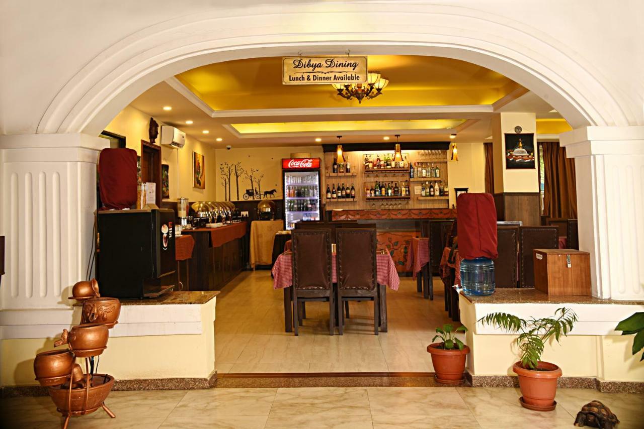 Dom Himalaya Hotel Катманду Экстерьер фото