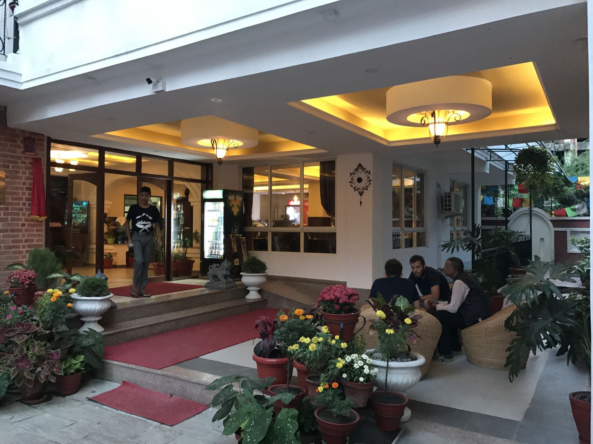 Dom Himalaya Hotel Катманду Экстерьер фото