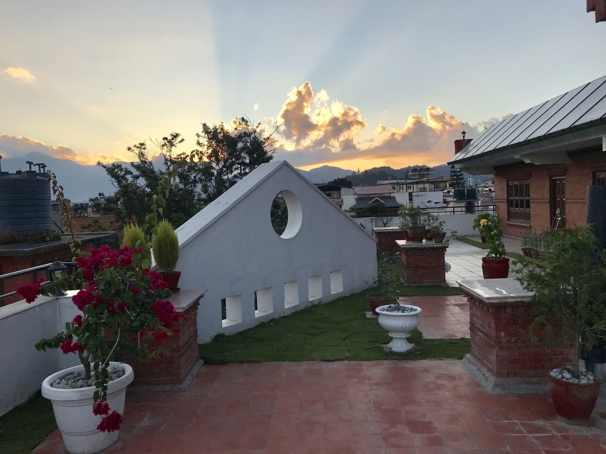 Dom Himalaya Hotel Катманду Экстерьер фото